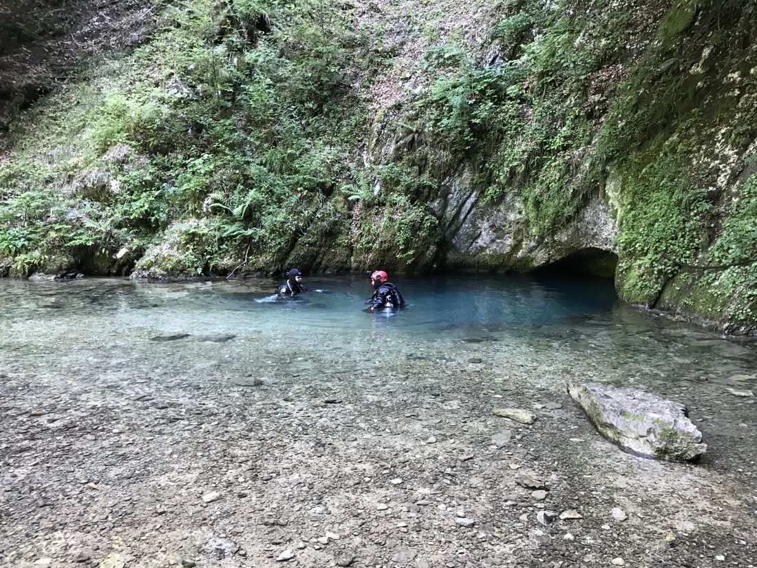 H&ouml;hlentauchgang | Source Bleue, Frankreich